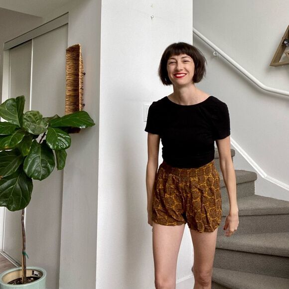 Flowy Shorts - Picture 2 of 8